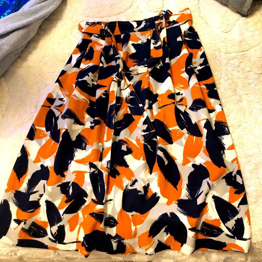 Cute mid skirt from banana republic size 0